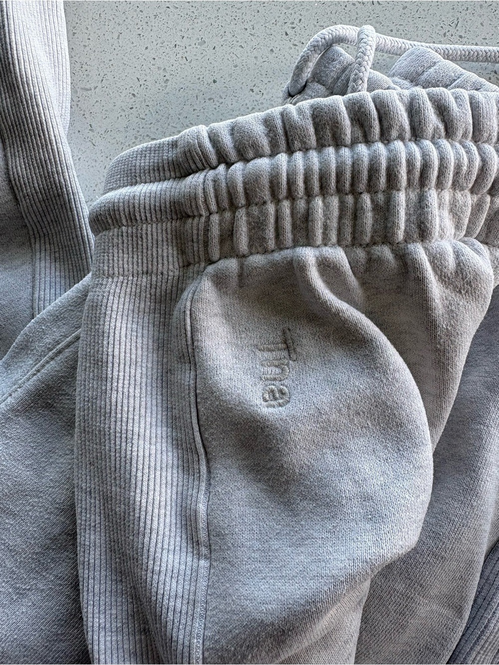 Tna Cozy AF ladies sweatpants - Aritzia - Picture 3 of 5